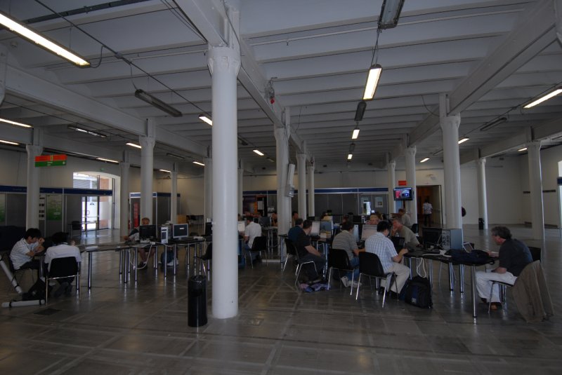 044_internet cafe1.jpg